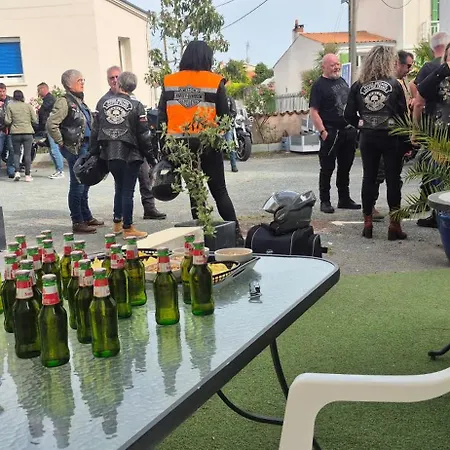 Les Rosiers فندق 3*