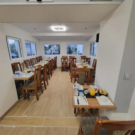 Hotel Les Rosiers 3*