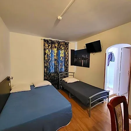 Hotel Les Rosiers 3*