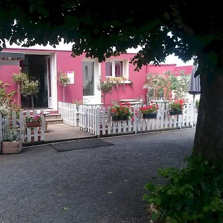 Les Rosiers Hotel