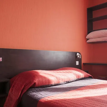 Les Rosiers מלון