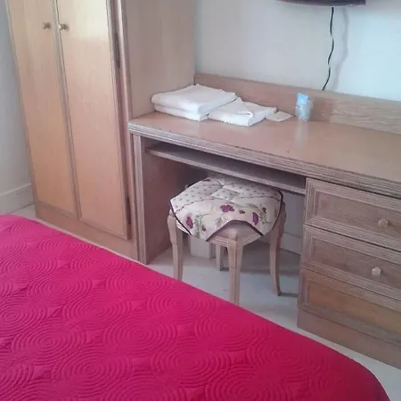 Les Rosiers Hotel