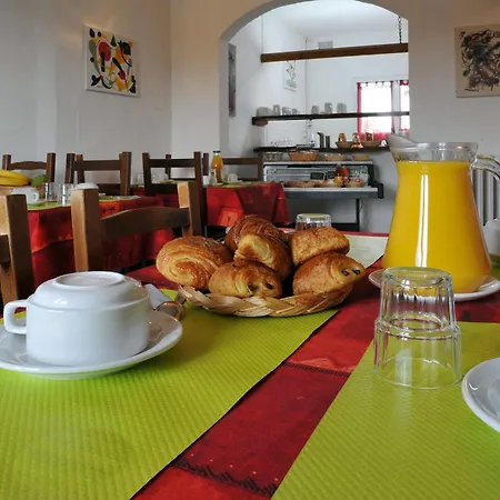 Les Rosiers Hotel