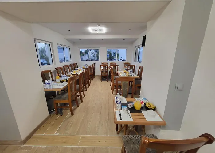 Hotel Les Rosiers 3*