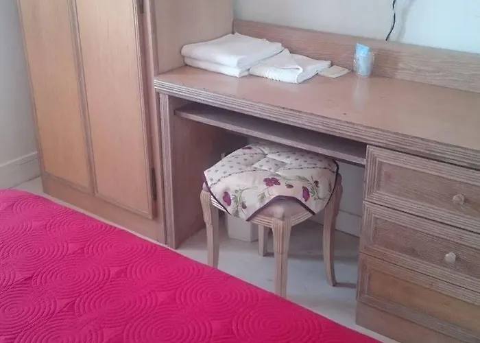 Les Rosiers Hotel